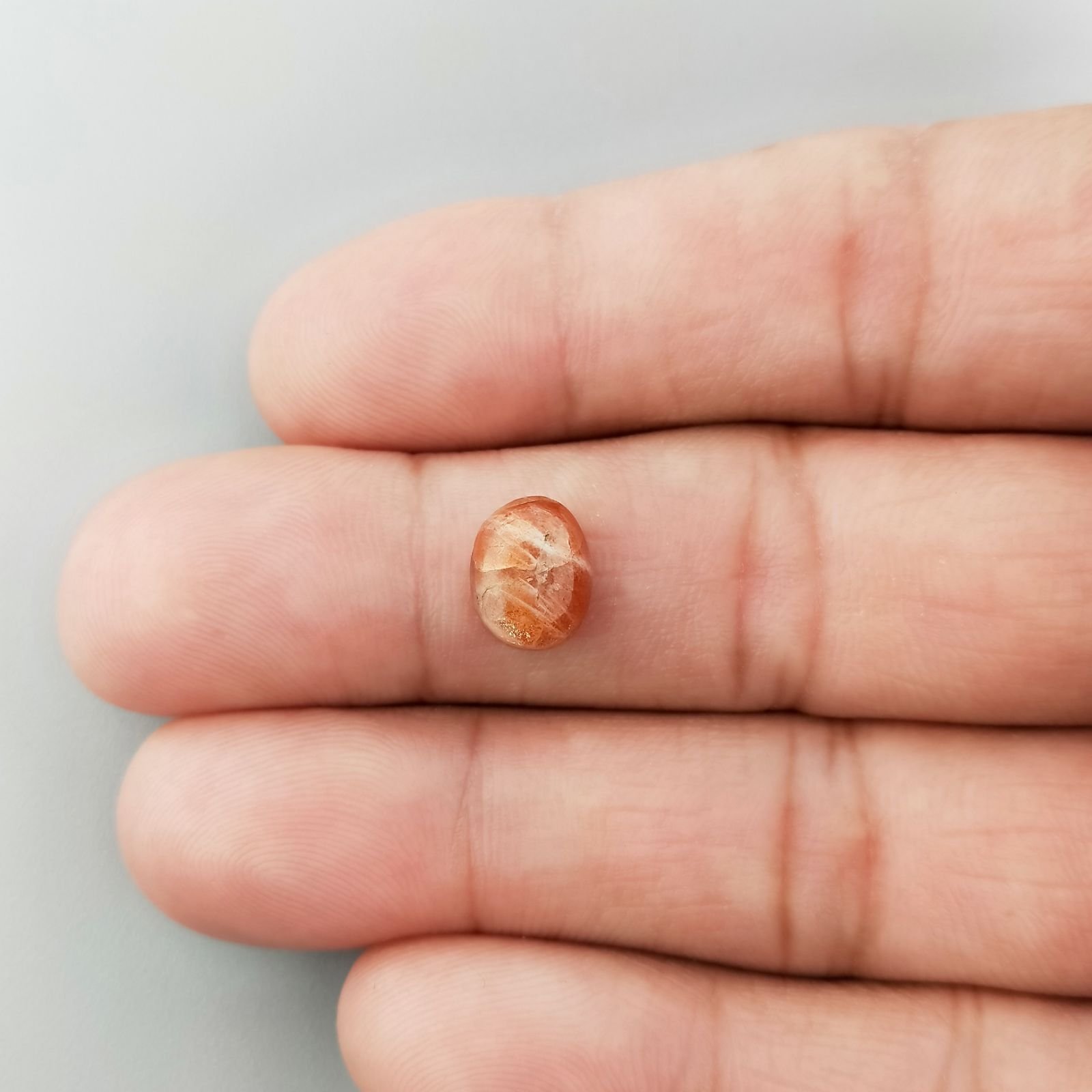 Pietra Di Sole 'Eliolite' Naturale Forma Ovale Piatto Cabochon Liscio Fatto a Mano 9X7X4mm 1,90 Carati 1pz