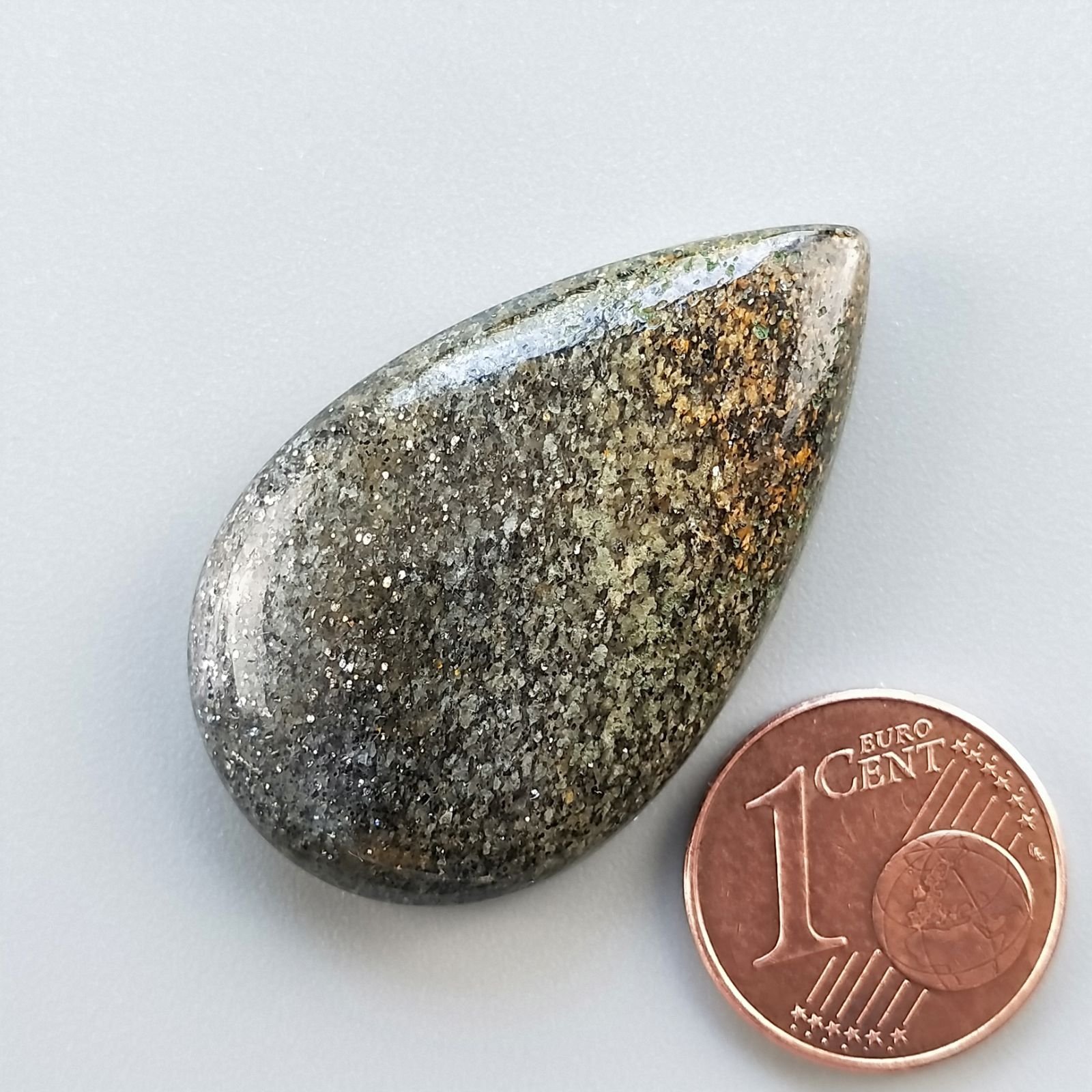 Pietra di Sole Nera Naturale Forma Goccia Piatto Cabochon Liscio Fatto a Mano 36X22X7mm 9,15gm 1pz