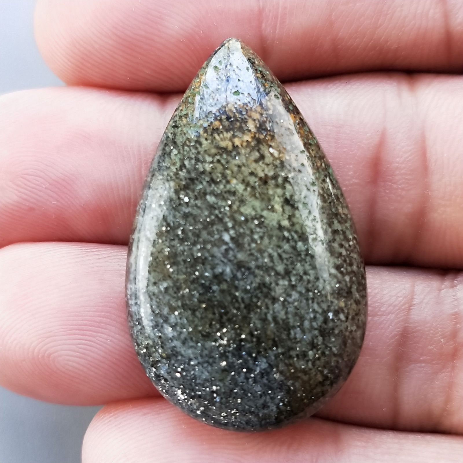 Pietra di Sole Nera Naturale Forma Goccia Piatto Cabochon Liscio Fatto a Mano 36X22X7mm 9,15gm 1pz