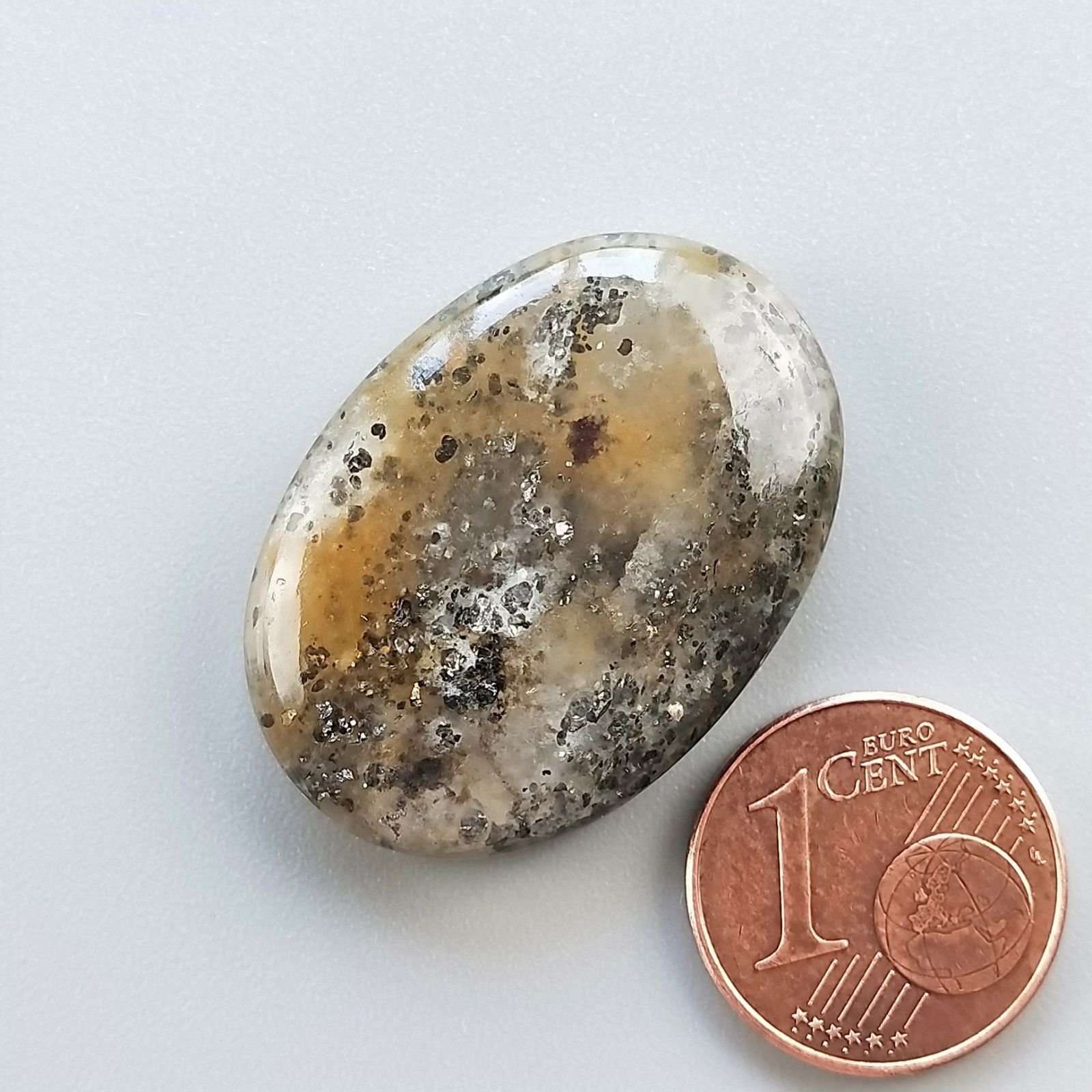 Pietra di Sole Nera Naturale Forma Ovale Piatto Cabochon Liscio Fatto a Mano 29X21X7mm 7,40gm 1pz