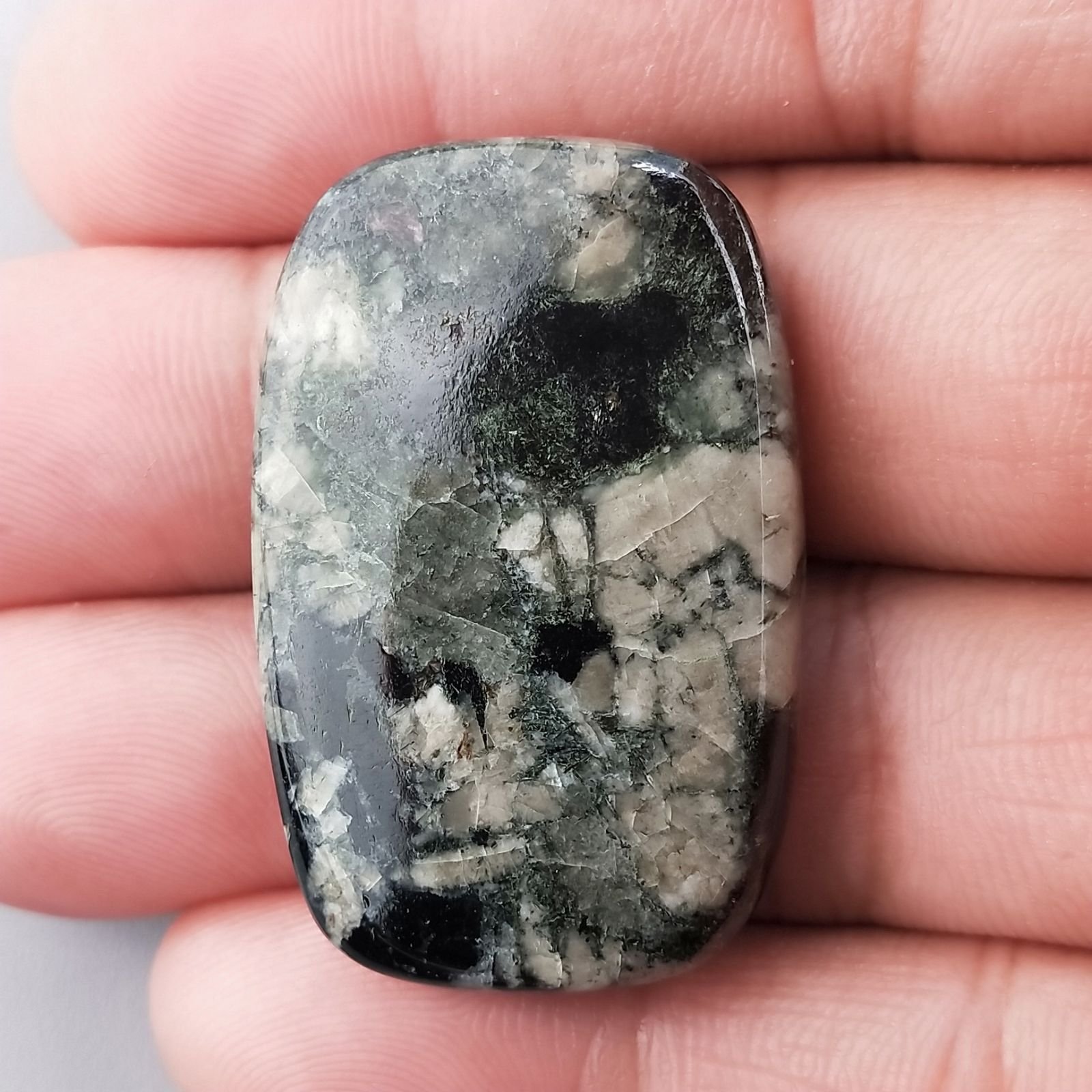 Pietra Eudialite Naturale Forma Cuscino Piatto Cabochon Liscio Fatto a Mano 38X24X6mm 12,50gm 1pz