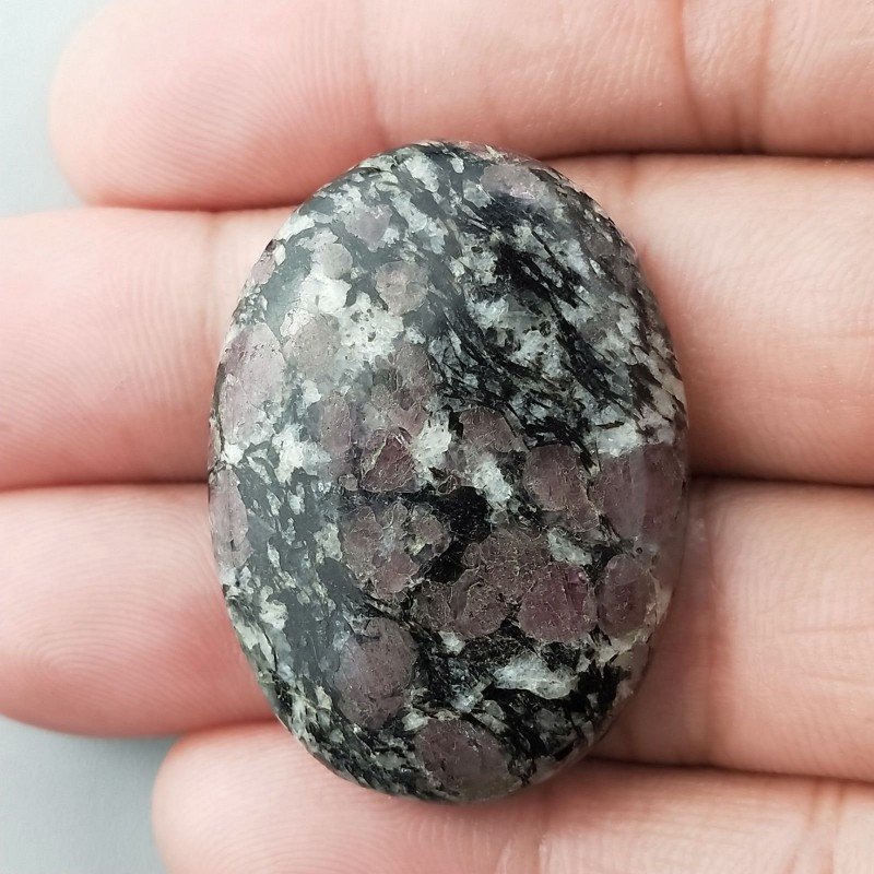 Pietra Eudialite Naturale Forma Ovale Piatto Cabochon Liscio Fatto a Mano 36X27X7mm 13,50gm 1pz