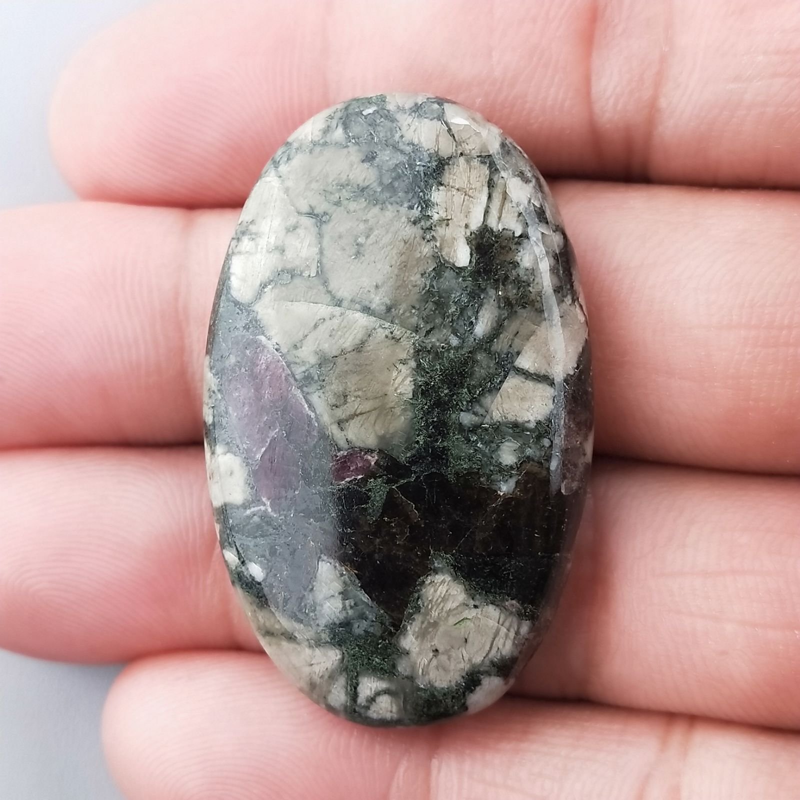 Pietra Eudialite Naturale Forma Ovale Piatto Cabochon Liscio Fatto a Mano 41X25X6mm 12,60gm 1pz