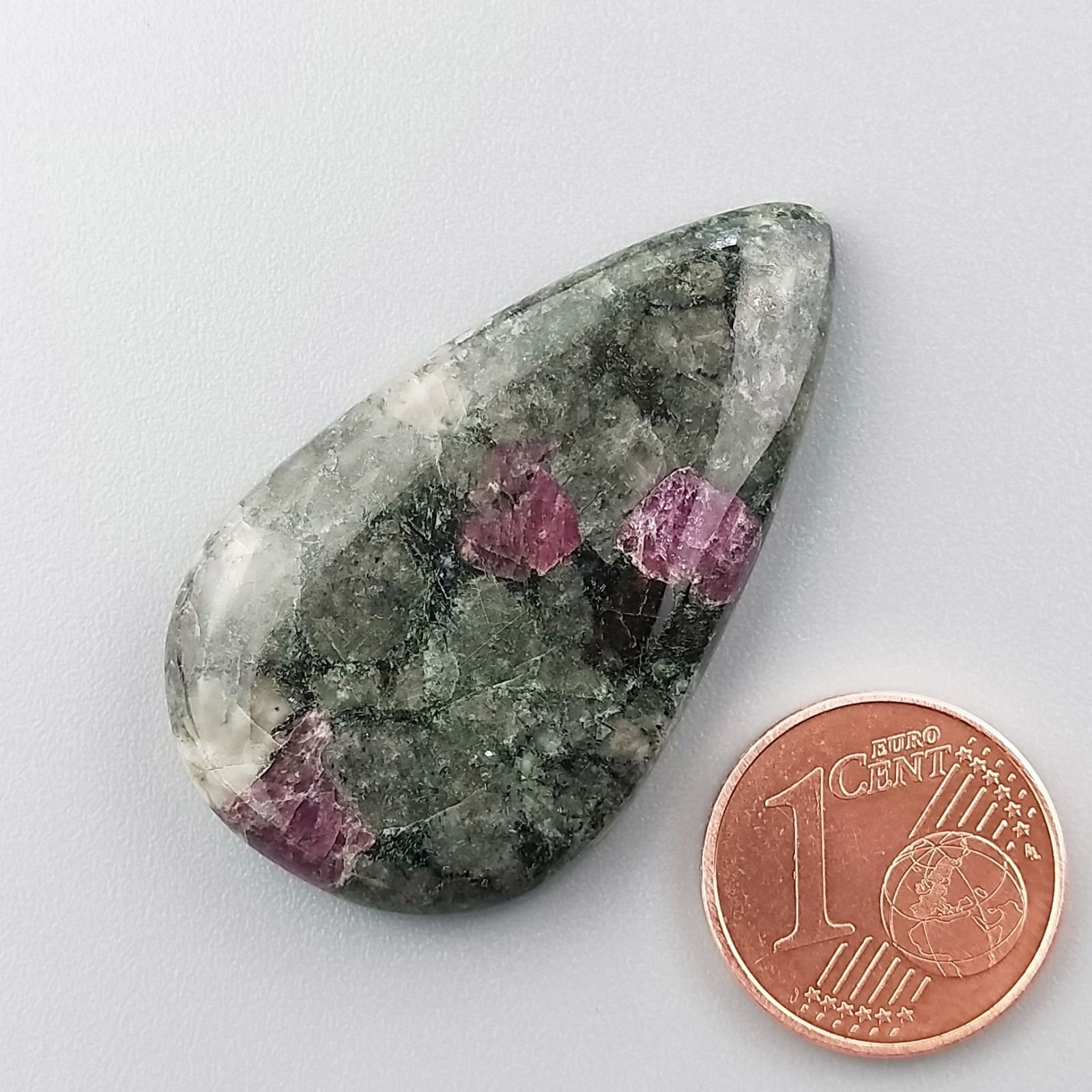 Pietra Eudialite Naturale Forma Goccia Piatto Cabochon Liscio Fatto a Mano 38X22X5mm 8,25gm 1pz
