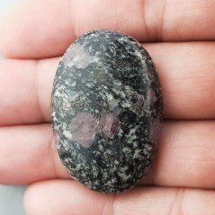Cabochon di Pietra Eudialite Naturale Ovale, Piatto e Liscio, 38x27x6 mm, 12,60 g, Fatto a Mano