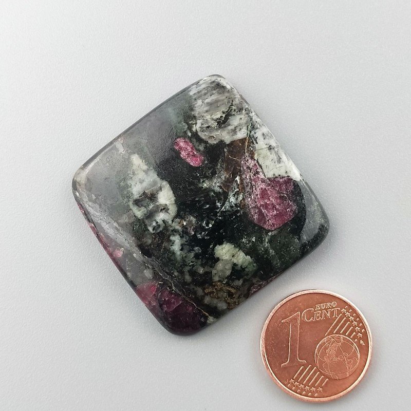 Cabochon di Pietra Eudialite Naturale Quadrato, Piatto e Liscio, 30x30x5 mm, 11,50 g, Fatto a Mano