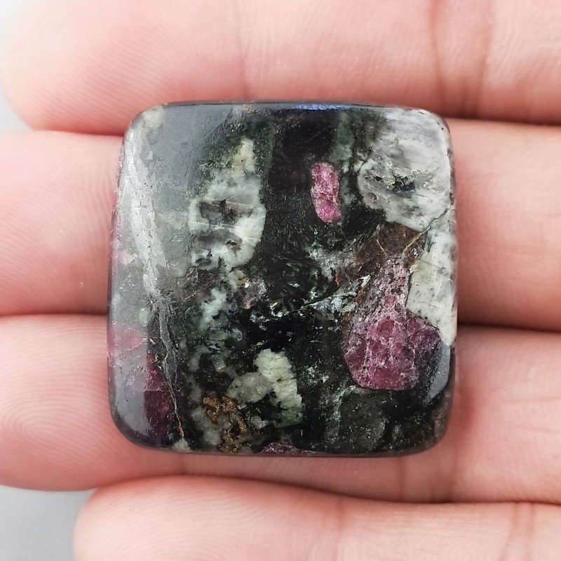 Pietra Eudialite Naturale Forma Quadrato Piatto Cabochon Liscio Fatto a Mano 30X30X5mm 11,50gm 1pz