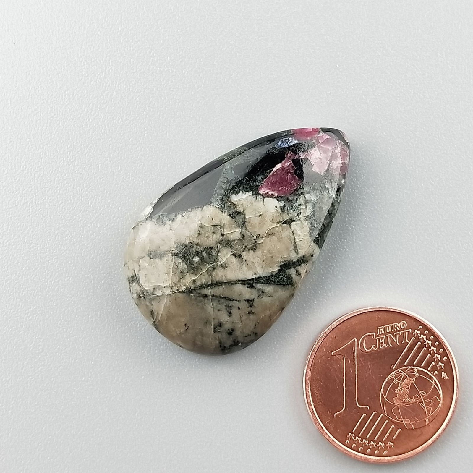 Pietra Eudialite Naturale Forma Goccia Piatto Cabochon Liscio Fatto a Mano 28X18X6mm 5,20gm 1pz