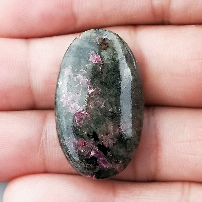Pietra Eudialite Naturale Forma Ovale Piatto Cabochon Liscio Fatto a Mano 32X19X6mm 7,30gm 1pz