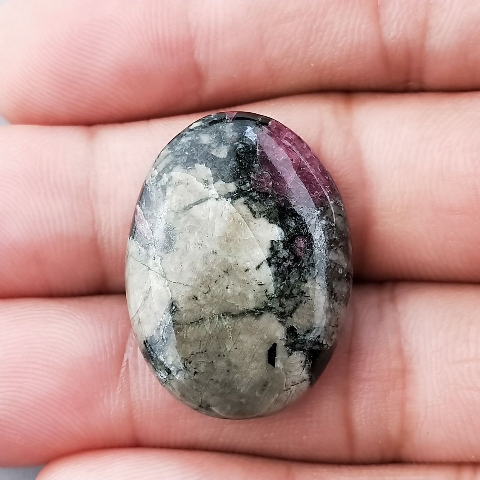 Pietra Eudialite Naturale Forma Ovale Piatto Cabochon Liscio Fatto a Mano 28X20X5mm 5,50gm 1pz