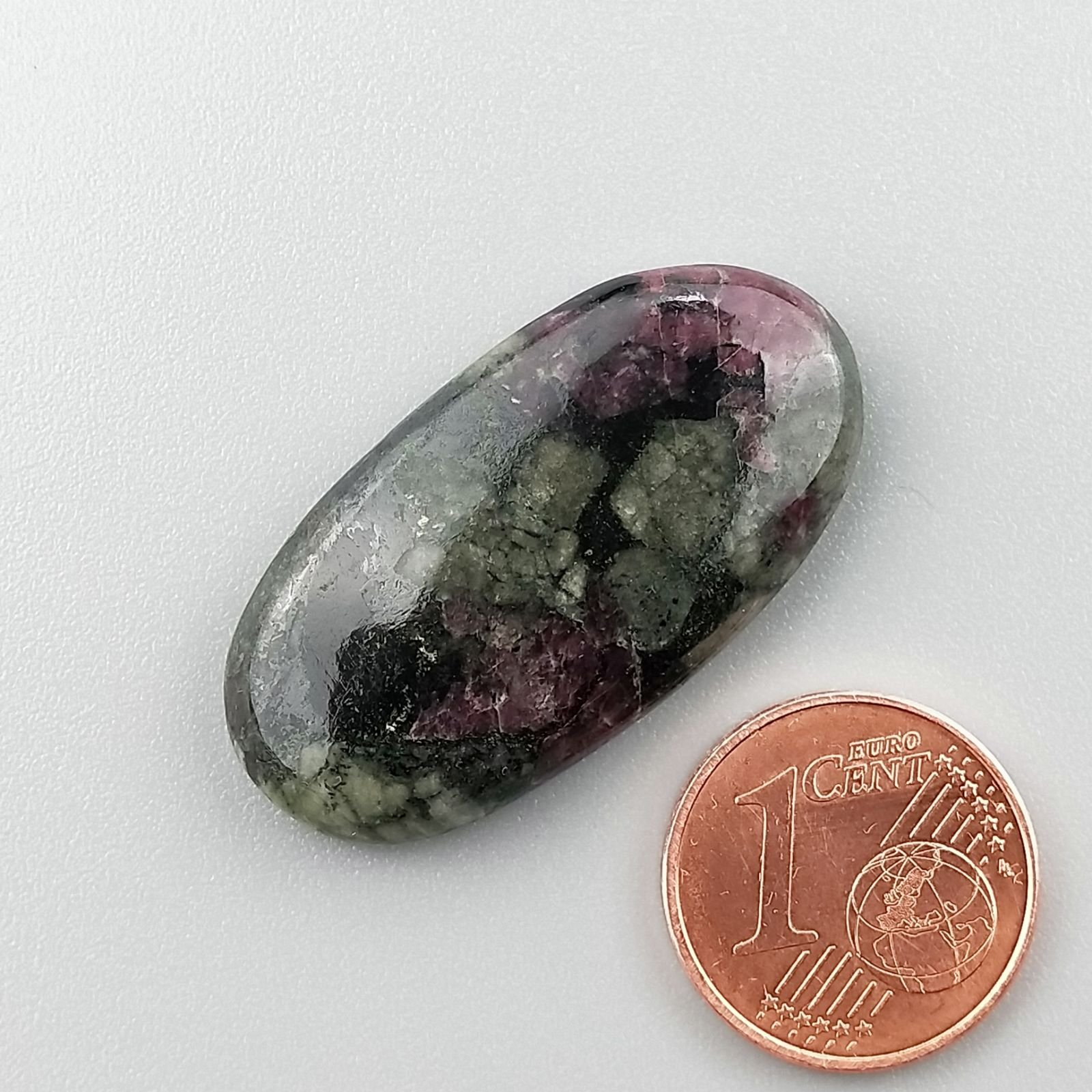 Pietra Eudialite Naturale Forma Ovale Piatto Cabochon Liscio Fatto a Mano 31X16X5mm 5,68gm 1pz