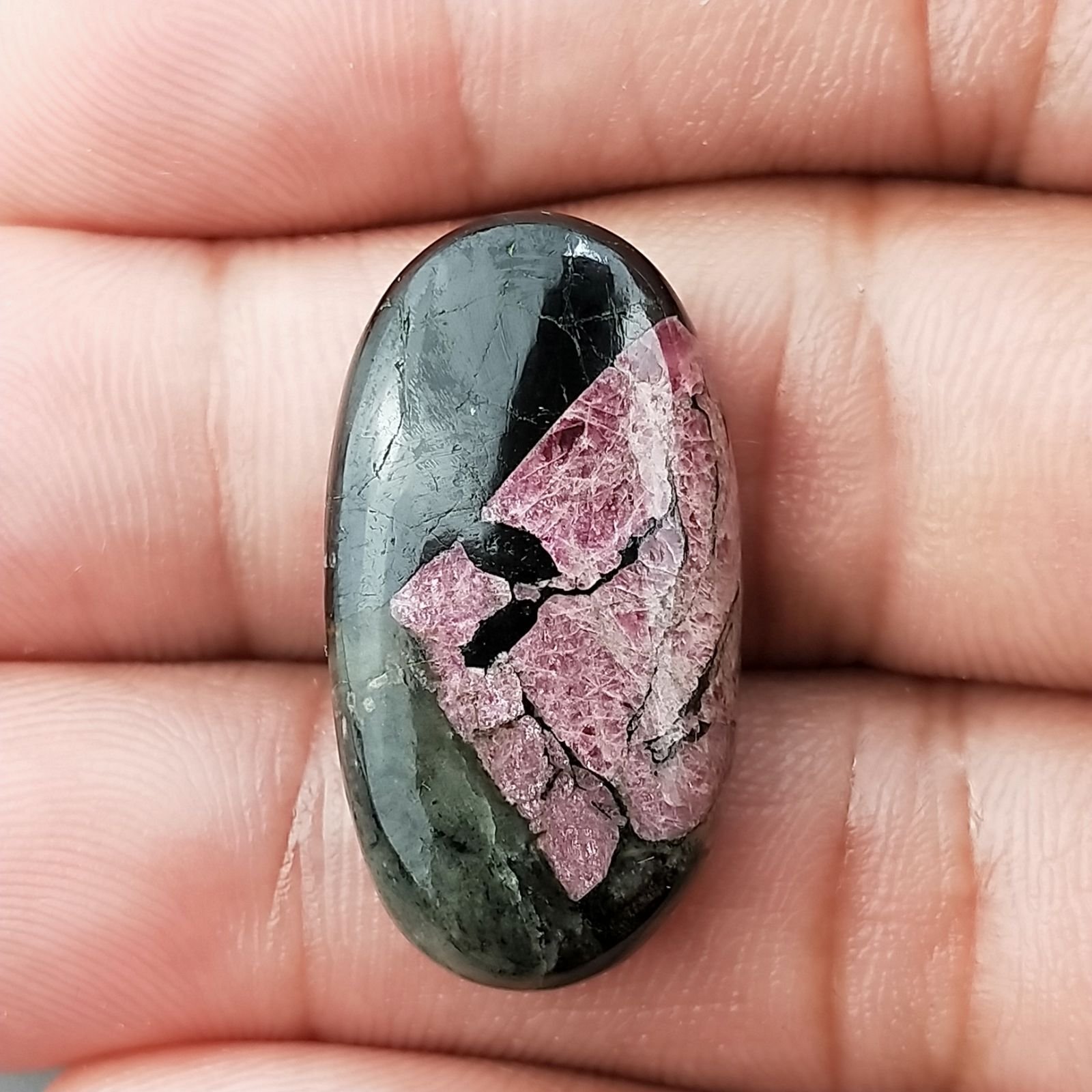 Pietra Eudialite Naturale Forma Ovale Piatto Cabochon Liscio Fatto a Mano 28X15X6mm 5,10gm 1pz