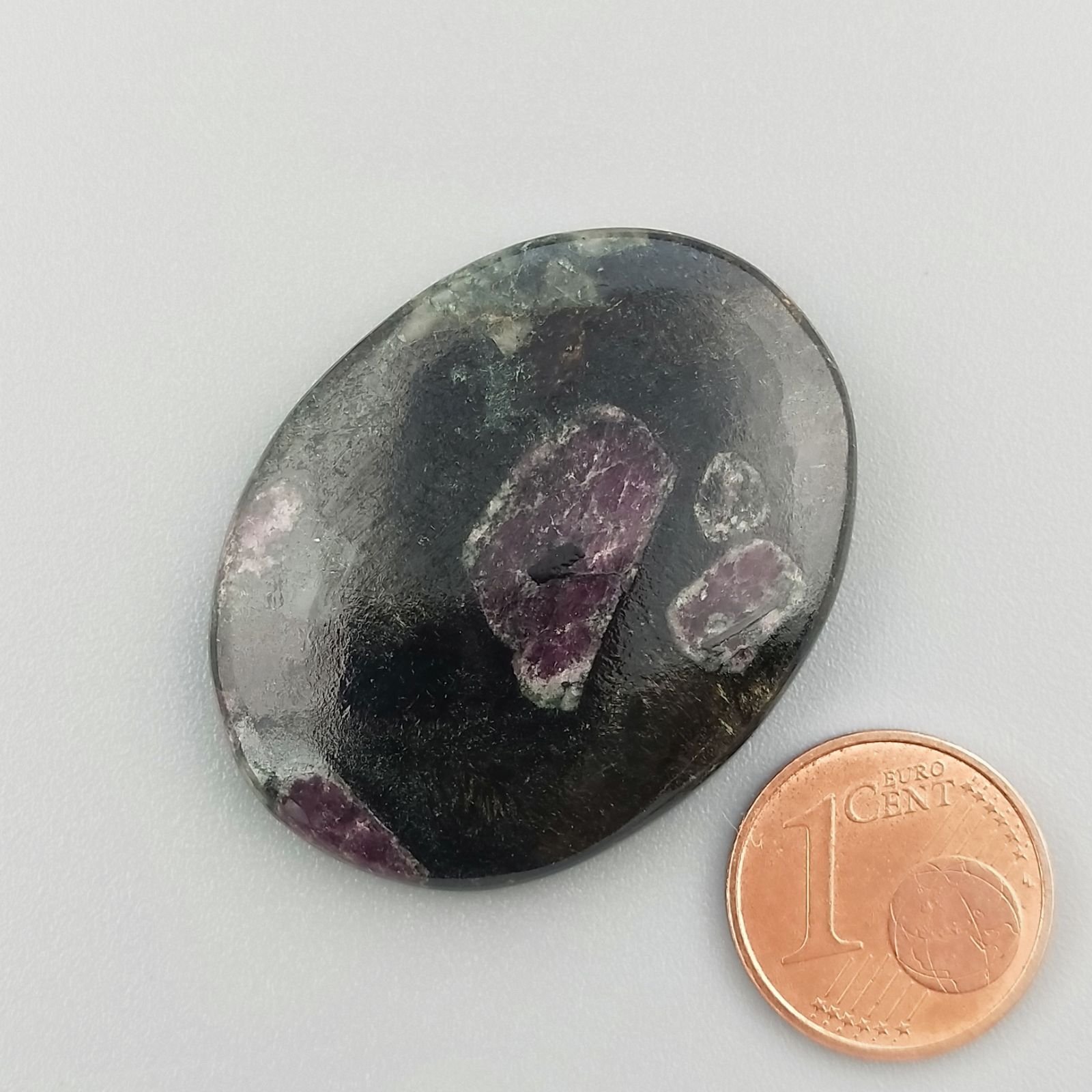 Pietra Eudialite Naturale Forma Ovale Piatto Cabochon Liscio Fatto a Mano 36X28X6mm 13,20gm 1pz