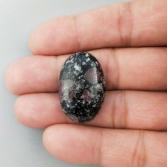 Cabochon di Pietra Eudialite Naturale Ovale, Piatto e Liscio, 29x19x6,90 mm, 7,65 g, Fatto a Mano