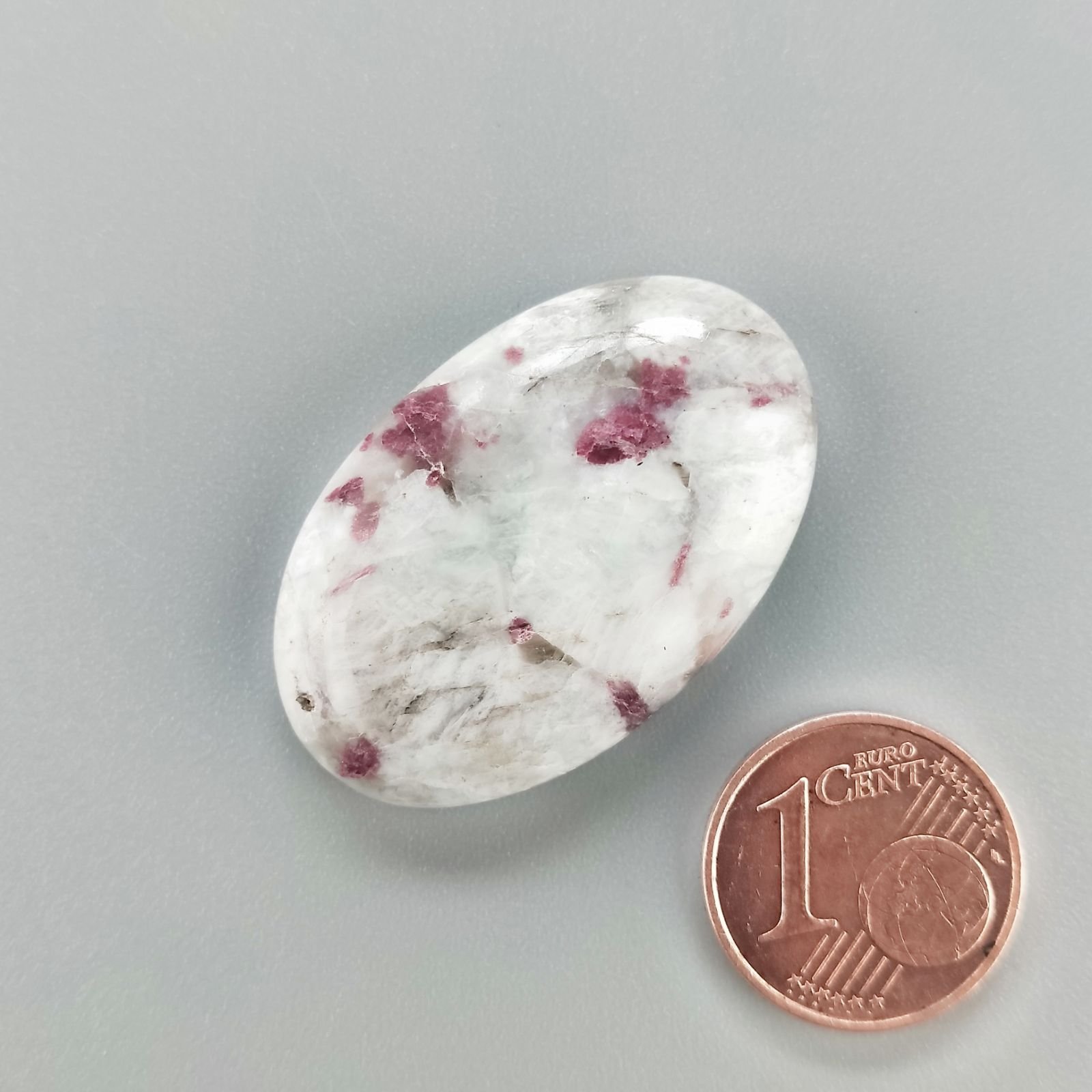Lepidolite Naturale Forma Ovale Piatto Cabochon Liscio Fatto a Mano 32X21X6mm 7,05gm 1pz