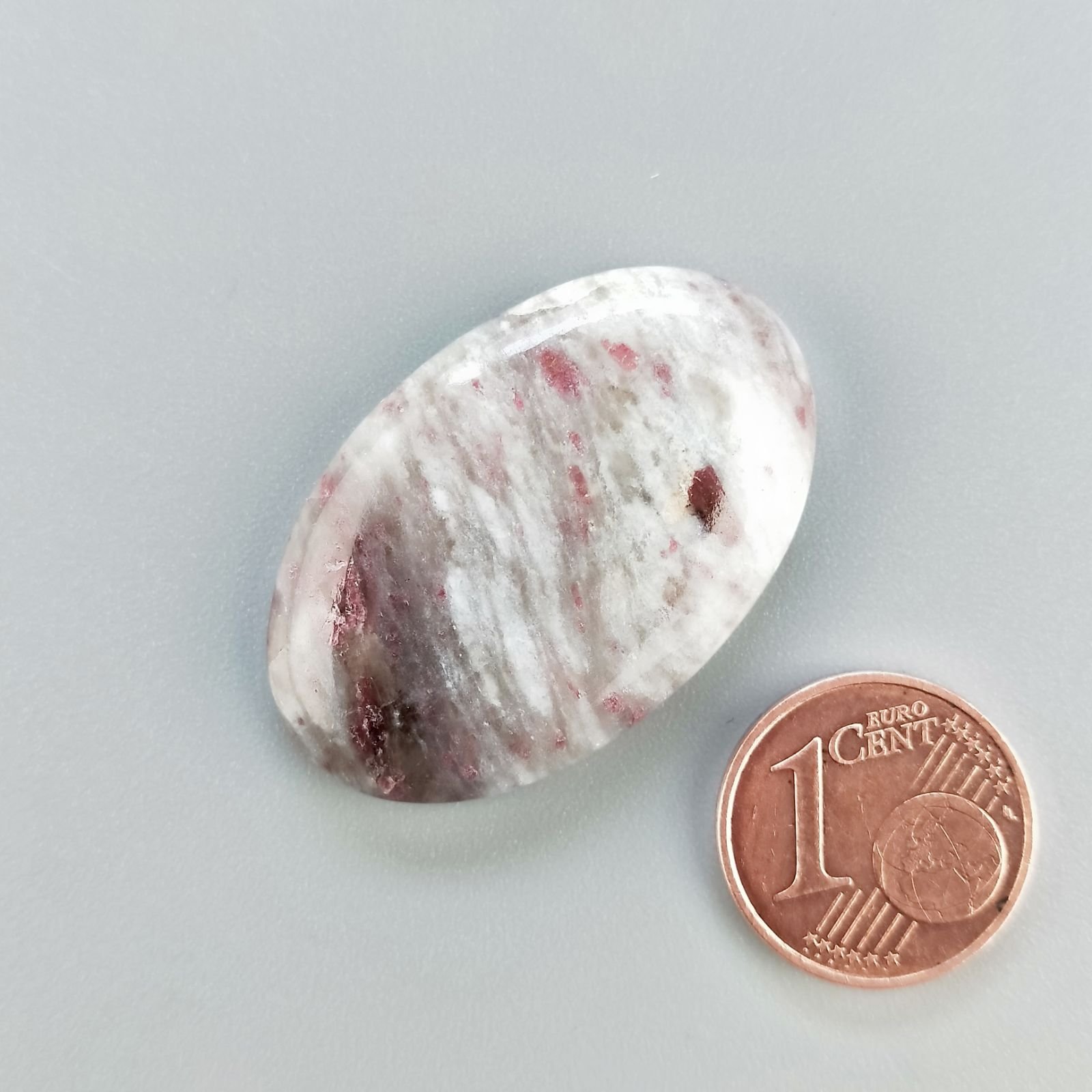 Lepidolite Naturale Forma Ovale Piatto Cabochon Liscio Fatto a Mano 33X21X6mm 6,35gm 1pz