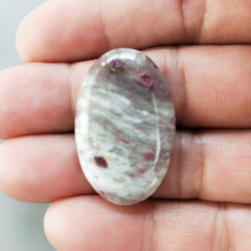 Lepidolite Naturale Forma Ovale Piatto Cabochon Liscio Fatto a Mano 33X21X6mm 6,35gm 1pz Lepidolite Naturale Forma Ovale Piatto Cabochon Liscio Fatto a Mano 33X21X6mm 6,35gm 1pz