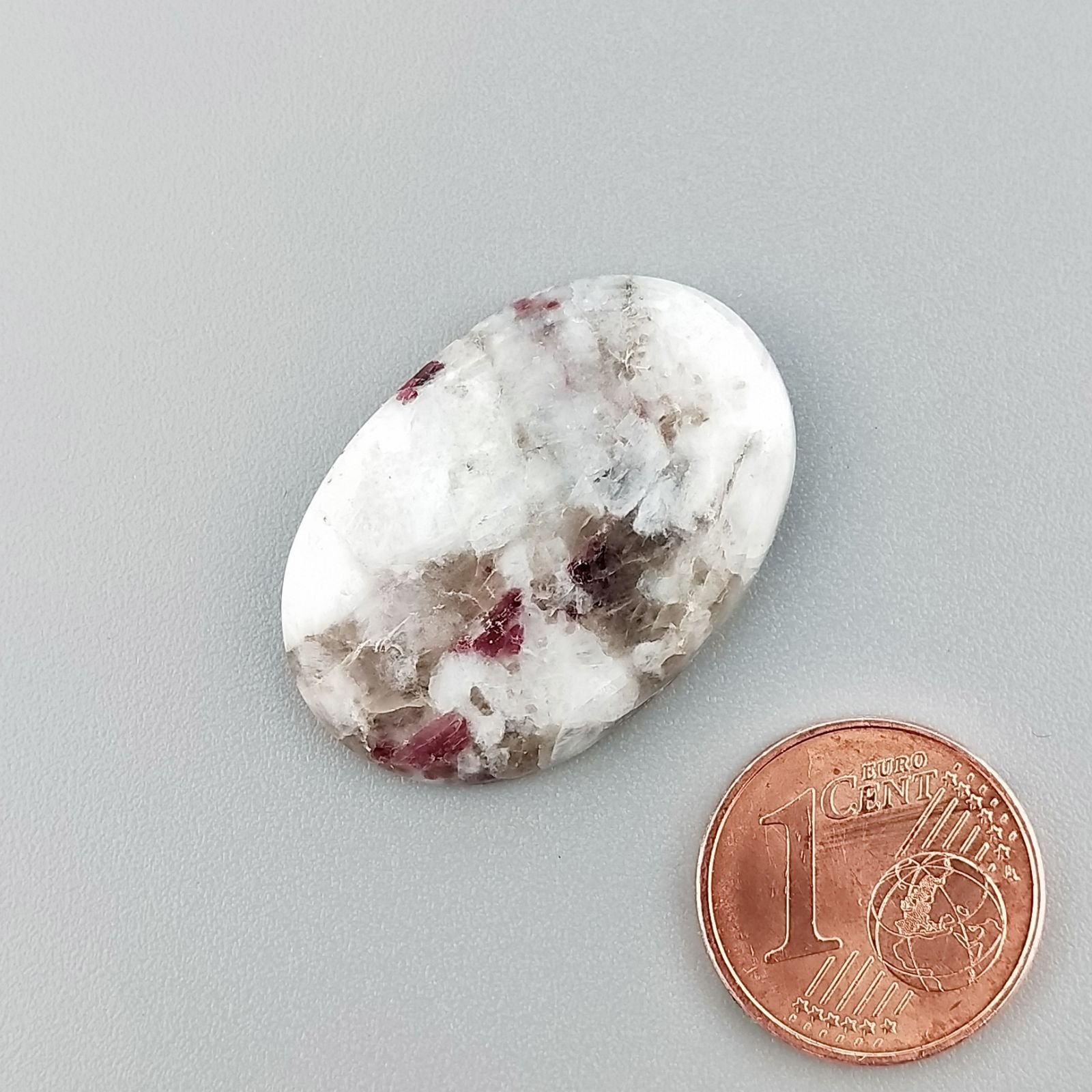 Lepidolite Naturale Forma Ovale Piatto Cabochon Liscio Fatto a Mano 28X19X4mm 4,35gm 1pz