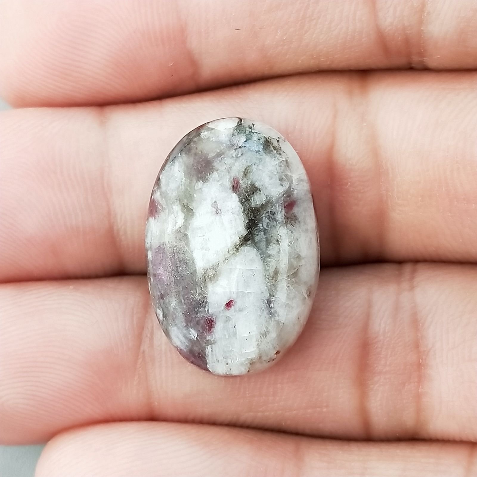 Lepidolite Naturale Forma Ovale Piatto Cabochon Liscio Fatto a Mano 23X15X6mm 3,95gm 1pz