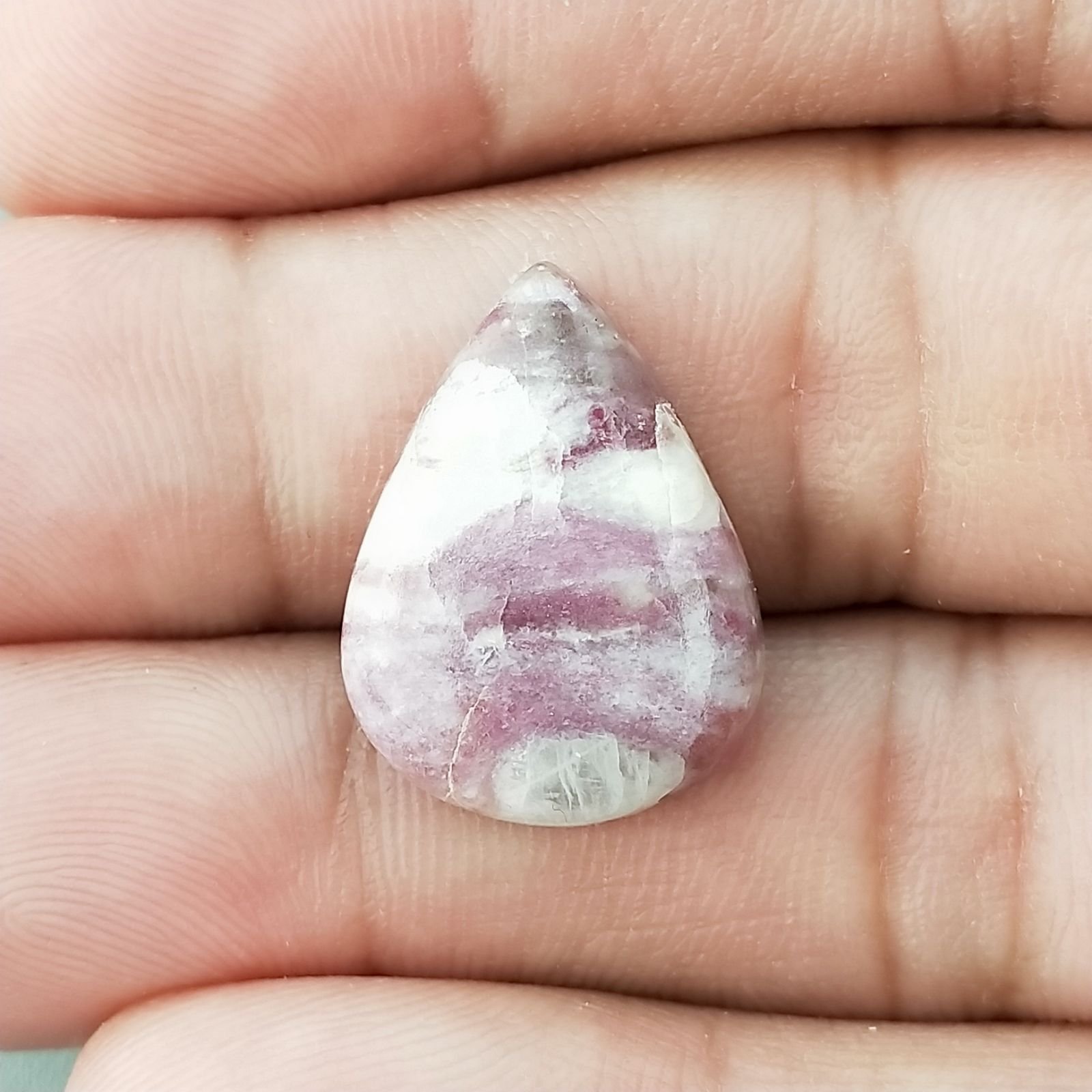 Lepidolite Naturale Forma Goccia Piatto Cabochon Liscio Fatto a Mano 21X15X5mm 2,40gm 1pz