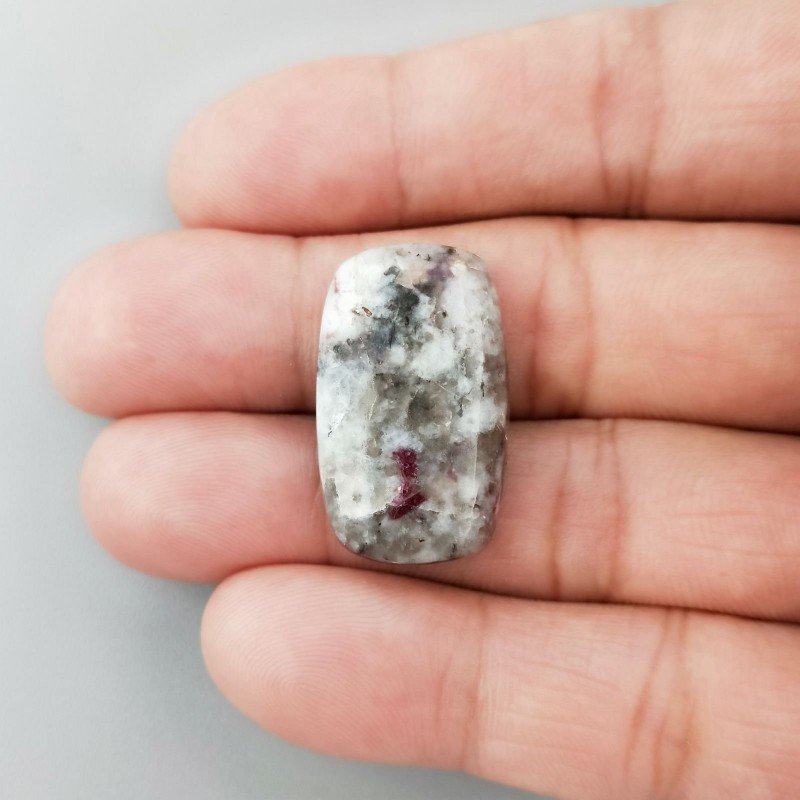 Lepidolite Naturale Forma Cuscino Piatto Cabochon Liscio Fatto a Mano 27X16X5mm 4,75gm 1pz