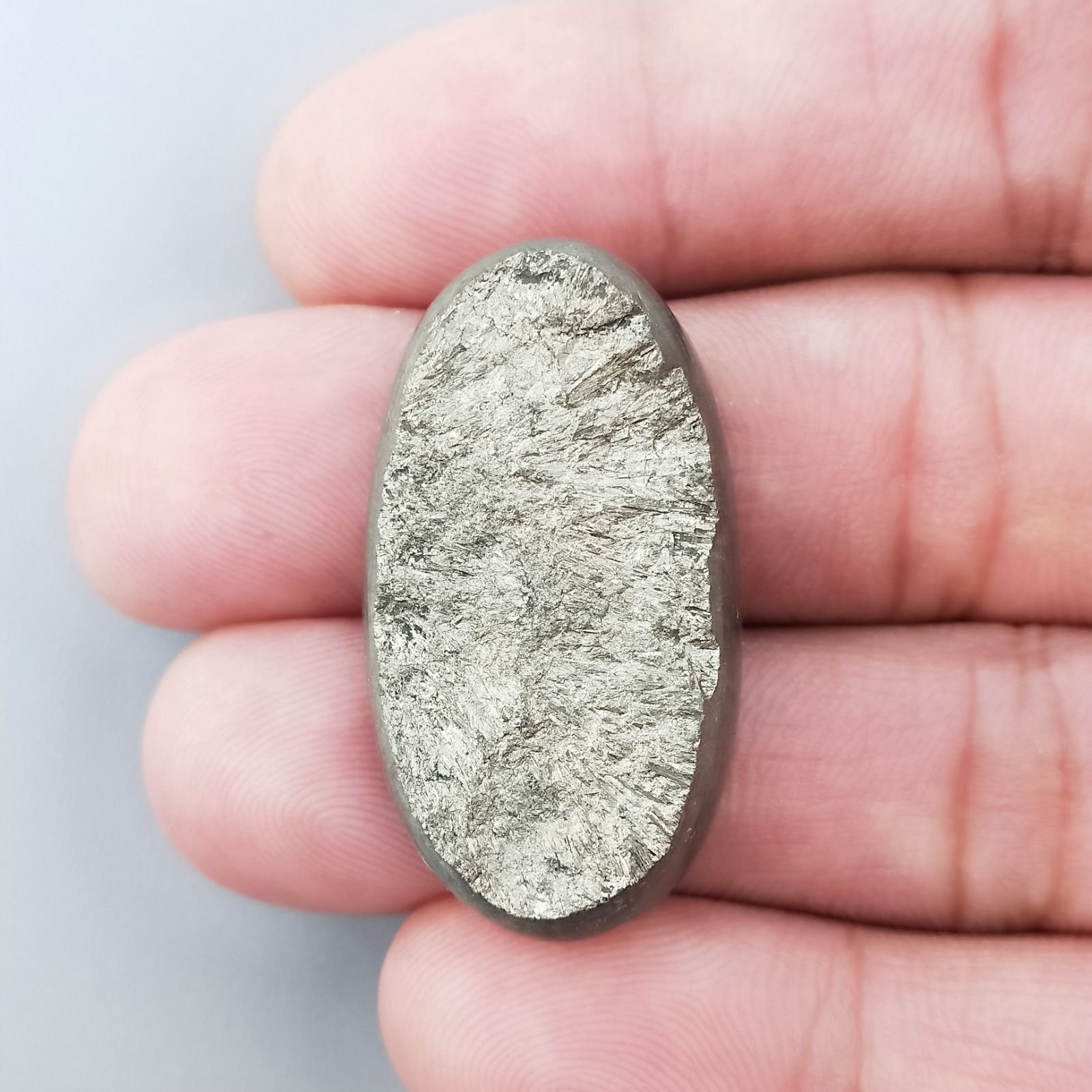 Pirite Grezzo Naturale Forma Ovale Piatto Cabochon Grezzo Lati Lisci Fatto a Mano 35X19X6mm 14,46gm 1pz