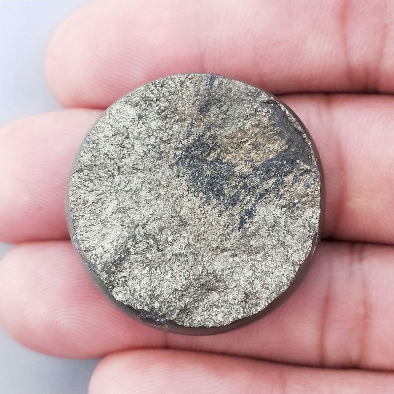 Pirite Grezzo Naturale Forma Tondo Piatto Cabochon Grezzo Lati Lisci Fatto a Mano 32X7mm 20,13gm 1pz Pirite Grezzo Naturale Forma Tondo Piatto Cabochon Grezzo Lati Lisci Fatto a Mano 32X7mm 20,13gm 1pz