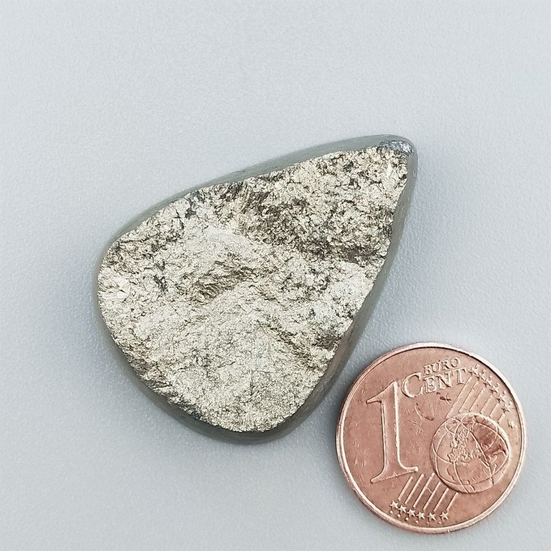 Cabochon di Pirite Grezzo Naturale Goccia, Piatto con Lati Lisci, 31x23x6 mm, 12,54 g, Fatto a Mano