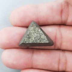 Cabochon di Pirite Grezzo Naturale Triangolo, Piatto con Lati Lisci, 22x19x6 mm, 6,90 g, Fatto a Mano