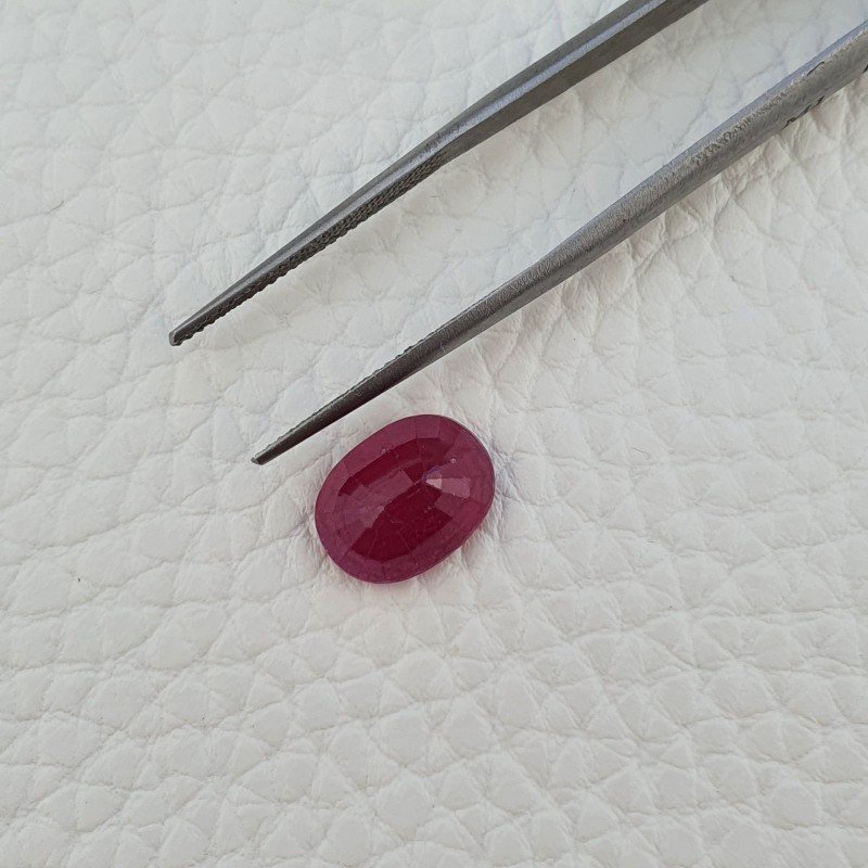 Rubino Naturale Trattato Taglio Ovale Sfaccettata Fatto a Mano 09x12mm 5,30 Carati 1pz Rubino Naturale Trattato Taglio Ovale Sfaccettata Fatto a Mano 09x12mm 5,30 Carati 1pz