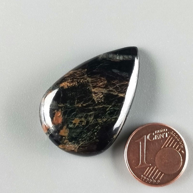 Cabochon di Purpurite Goccia, Piatto e Liscio, 33x21x7 mm, 9,05 g, Fatto a Mano