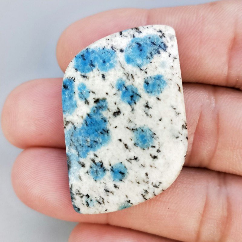 K2 'Raindrop Azurite' Naturale Forma Fantasia Piatto Cabochon Liscio Fatto a Mano 43X26X5mm 10,50gm 1pz