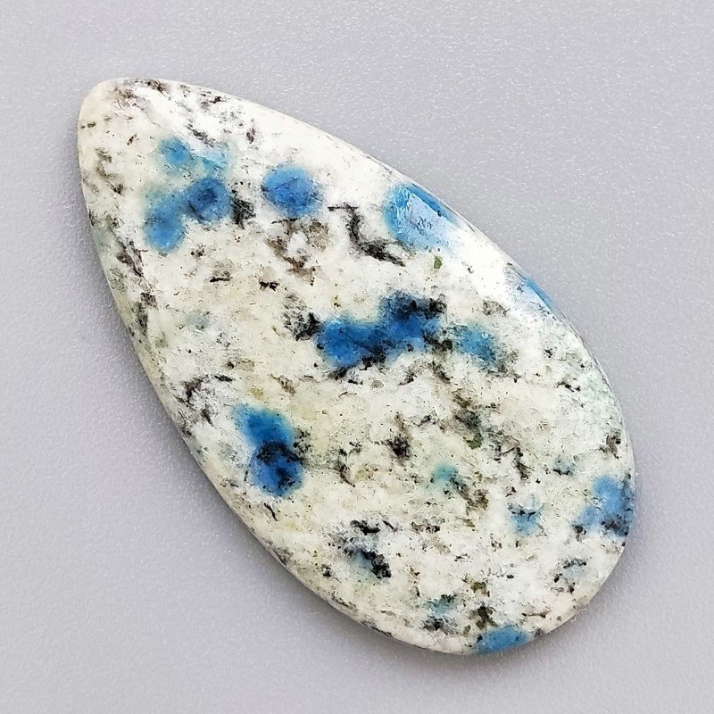 K2 'Raindrop Azurite' Naturale Forma Goccia Piatto Cabochon Liscio Fatto a Mano 43X23X4mm 7,25gm 1pz
