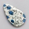 K2 'Raindrop Azurite' Naturale Forma Goccia Piatto Cabochon Liscio Fatto a Mano 37X22mm 6,56gm 1pz