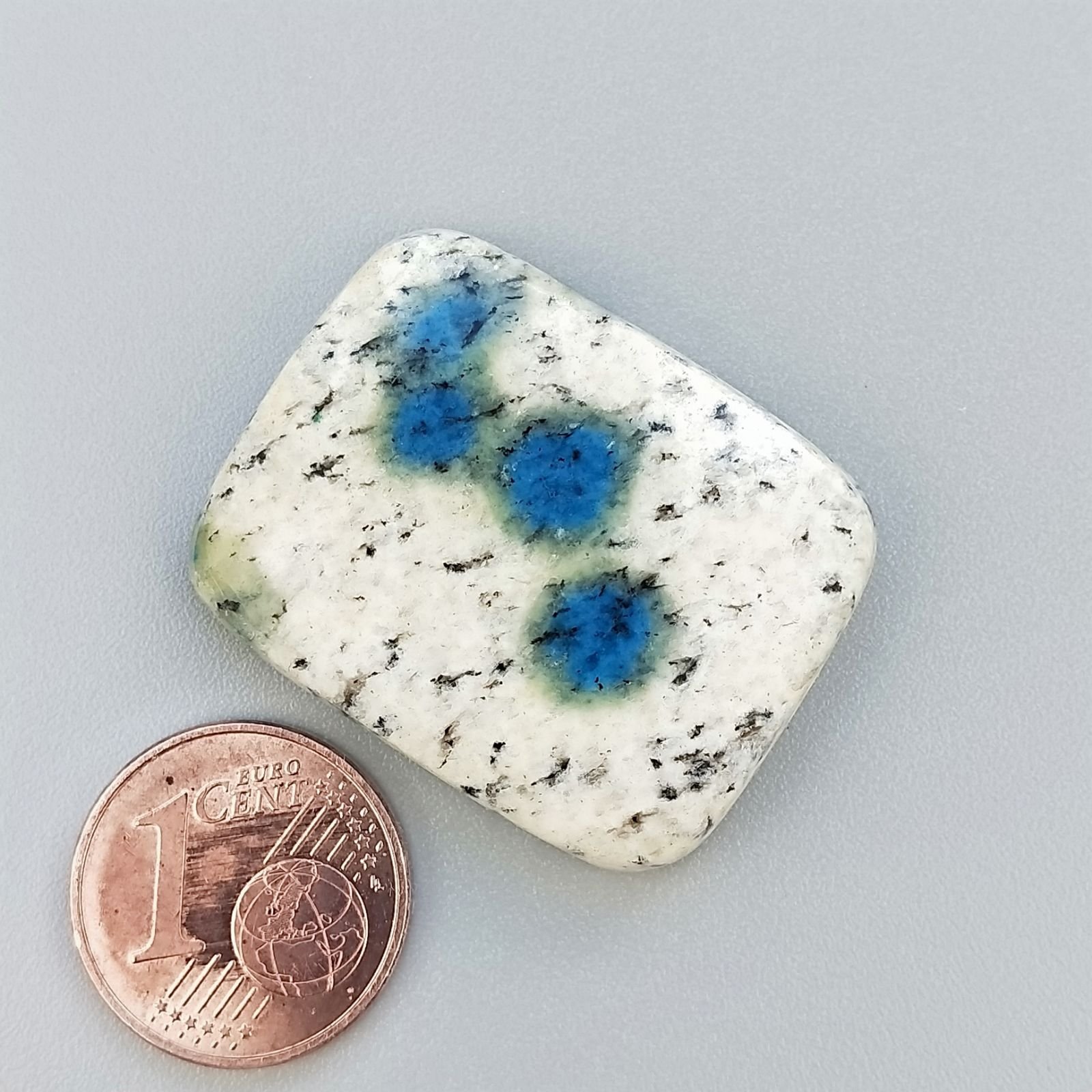 K2 'Raindrop Azurite' Naturale Forma Rettangolare Piatto Cabochon Liscio Fatto a Mano 29X23mm 7,97gm 1pz