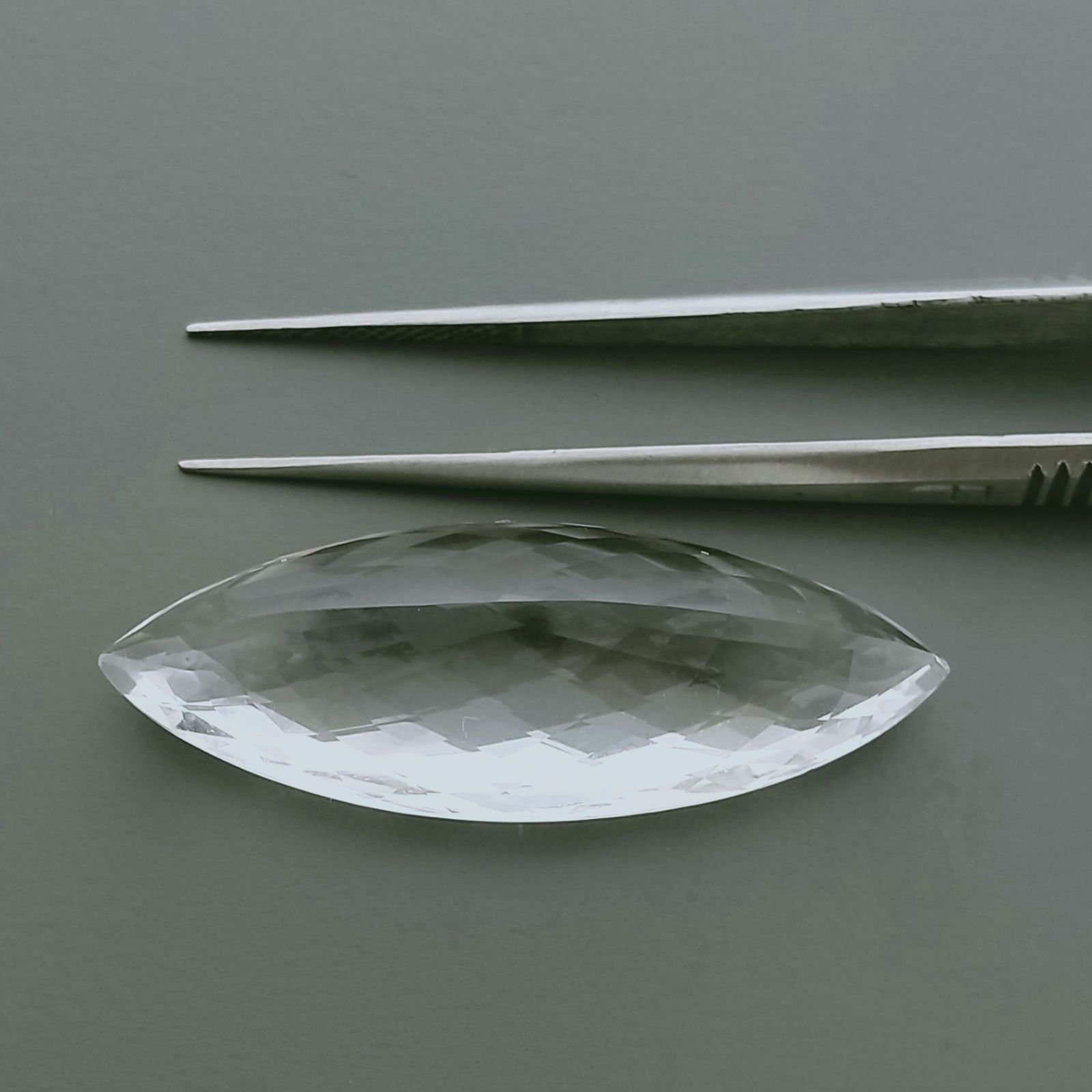 Cristallo Di Rocca Naturale Taglio Marquise Sfaccettata a Mano Gemma Sciolta 37X14X10mm 30,00 Carati 1pz