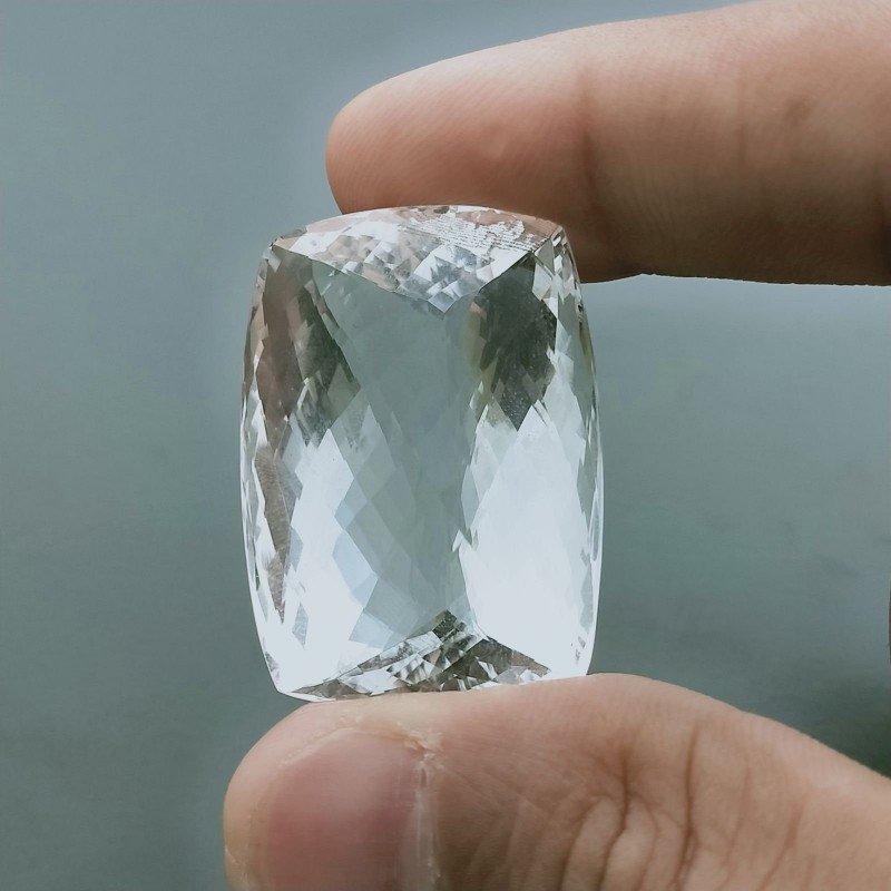 Cristallo Di Rocca Naturale Taglio Cuscino Sfaccettata a Mano Gemma Sciolta 34X24X18mm 105,50 Carati 1pz