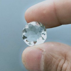 Gemma Sciolta di Cristallo di Rocca Naturale, Taglio Tondo Liscio e Sfaccettato a Mano, 15x15x11 mm, 16,30 ct Gemma Sciolta di Cristallo di Rocca Naturale, Taglio Tondo Liscio e Sfaccettato a Mano, 15x15x11 mm, 16,30 ct