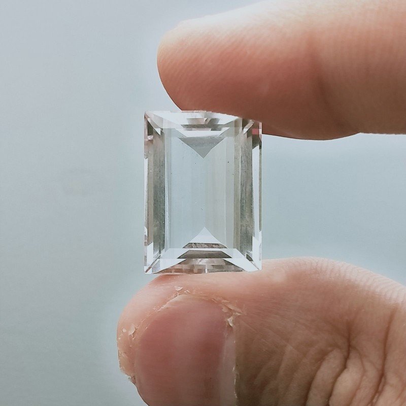 Cristallo Di Rocca Naturale Taglio Baguette Sfaccettata a Mano Gemma Sciolta 18X13X8mm 17+ Carati 1pz
