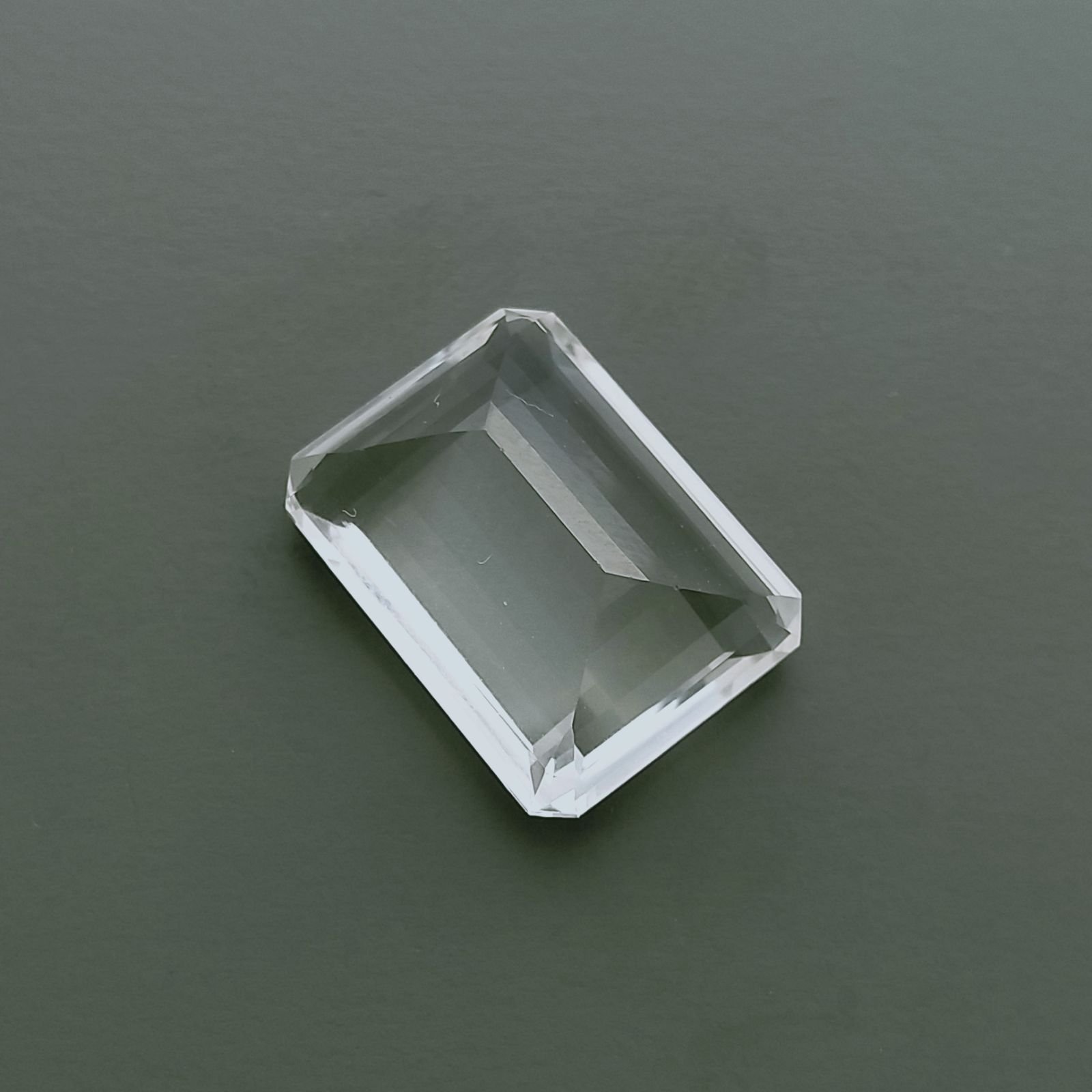 Cristallo Di Rocca Naturale Taglio Smeraldo Ottagono Sfaccettata a Mano Gemma Sciolta 20X14X9mm 20+ Carati 1pz