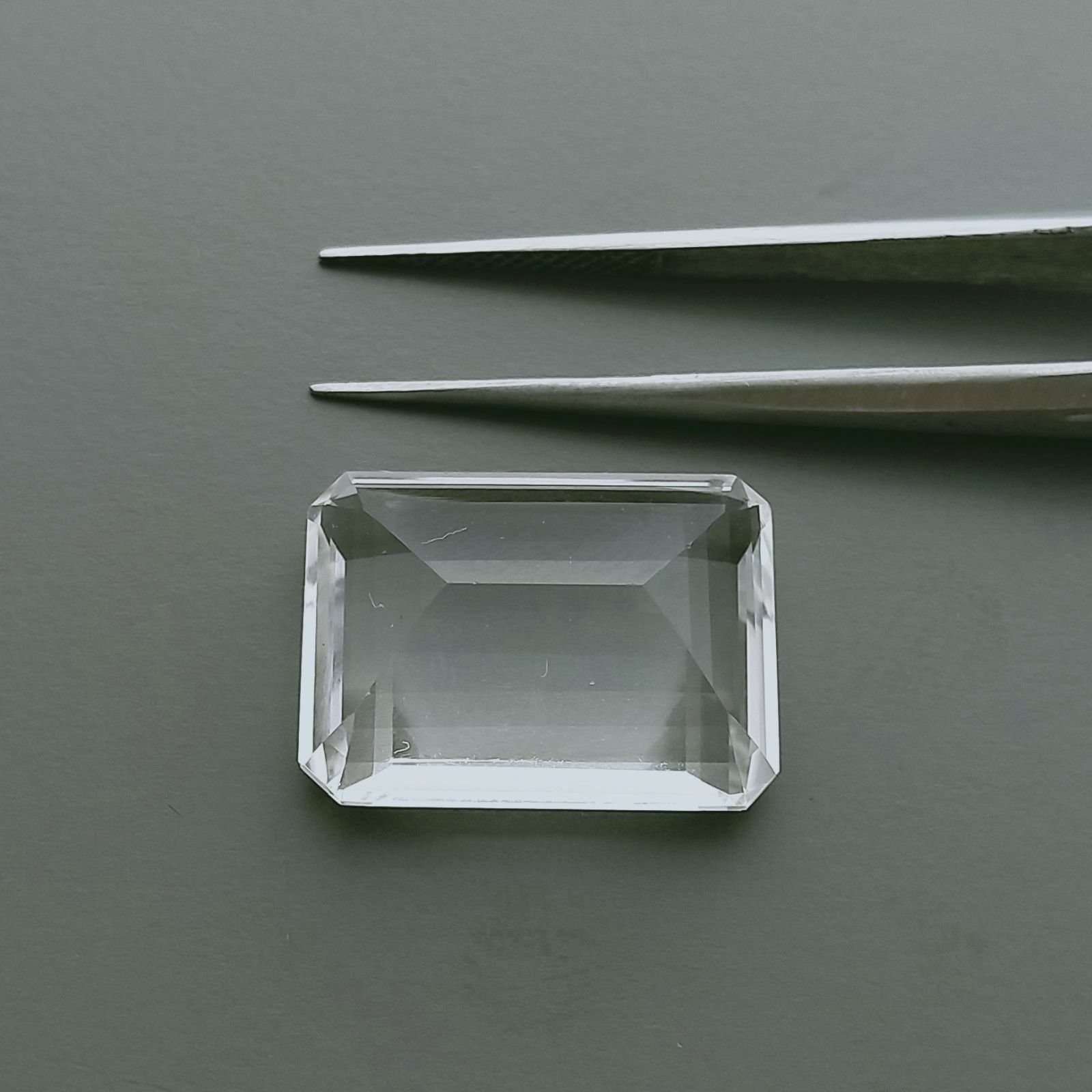 Cristallo Di Rocca Naturale Taglio Smeraldo Ottagono Sfaccettata a Mano Gemma Sciolta 20X14X9mm 20+ Carati 1pz