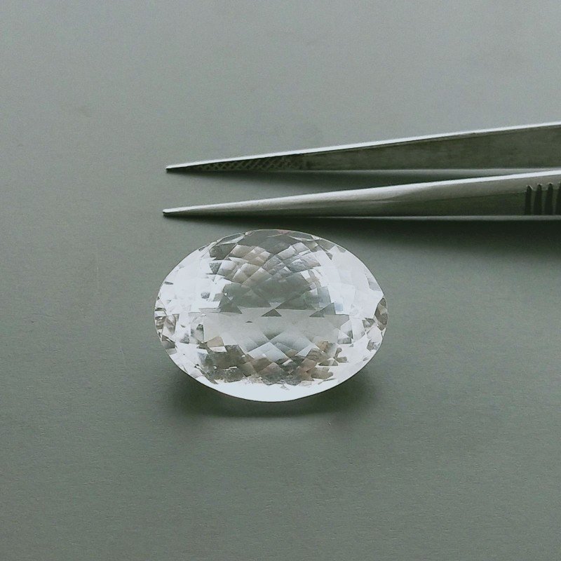 Cristallo Di Rocca Naturale Taglio Ovale Sfaccettata a Mano Gemma Sciolta 22X16X11mm 22,30 Carati 1pz