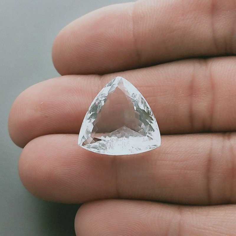 Cristallo Di Rocca Naturale Taglio Trillion Sfaccettata a Mano Gemma Sciolta 18X18X10-11mm 15,50+ Carati 1pz