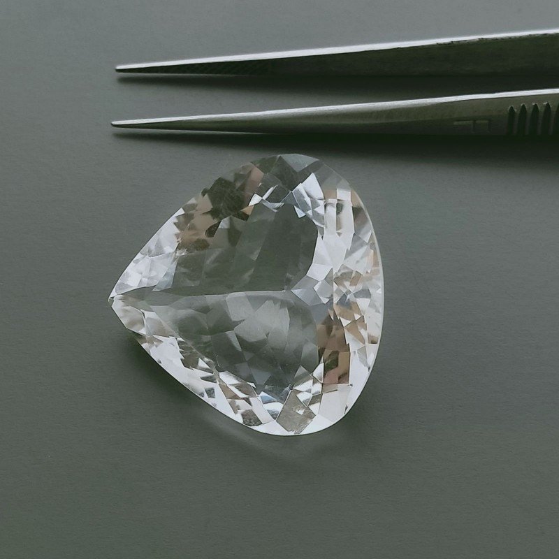 Cristallo Di Rocca Naturale Taglio Cuore Sfaccettata a Mano Gemma Sciolta 24X24X11mm 31,50 Carati 1pz