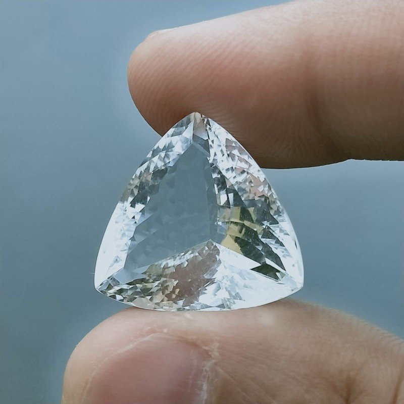 Cristallo Di Rocca Naturale Taglio Trillion Sfaccettata a Mano Gemma Sciolta 20X20X11mm 21,40 Carati 1pz Cristallo Di Rocca Naturale Taglio Trillion Sfaccettata a Mano Gemma Sciolta 20X20X11mm 21,40 Carati 1pz