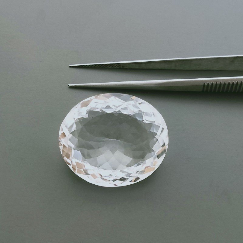 Cristallo Di Rocca Naturale Taglio Ovale Sfaccettata a Mano Gemma Sciolta 28X24X13mm 54,00 Carati 1pz