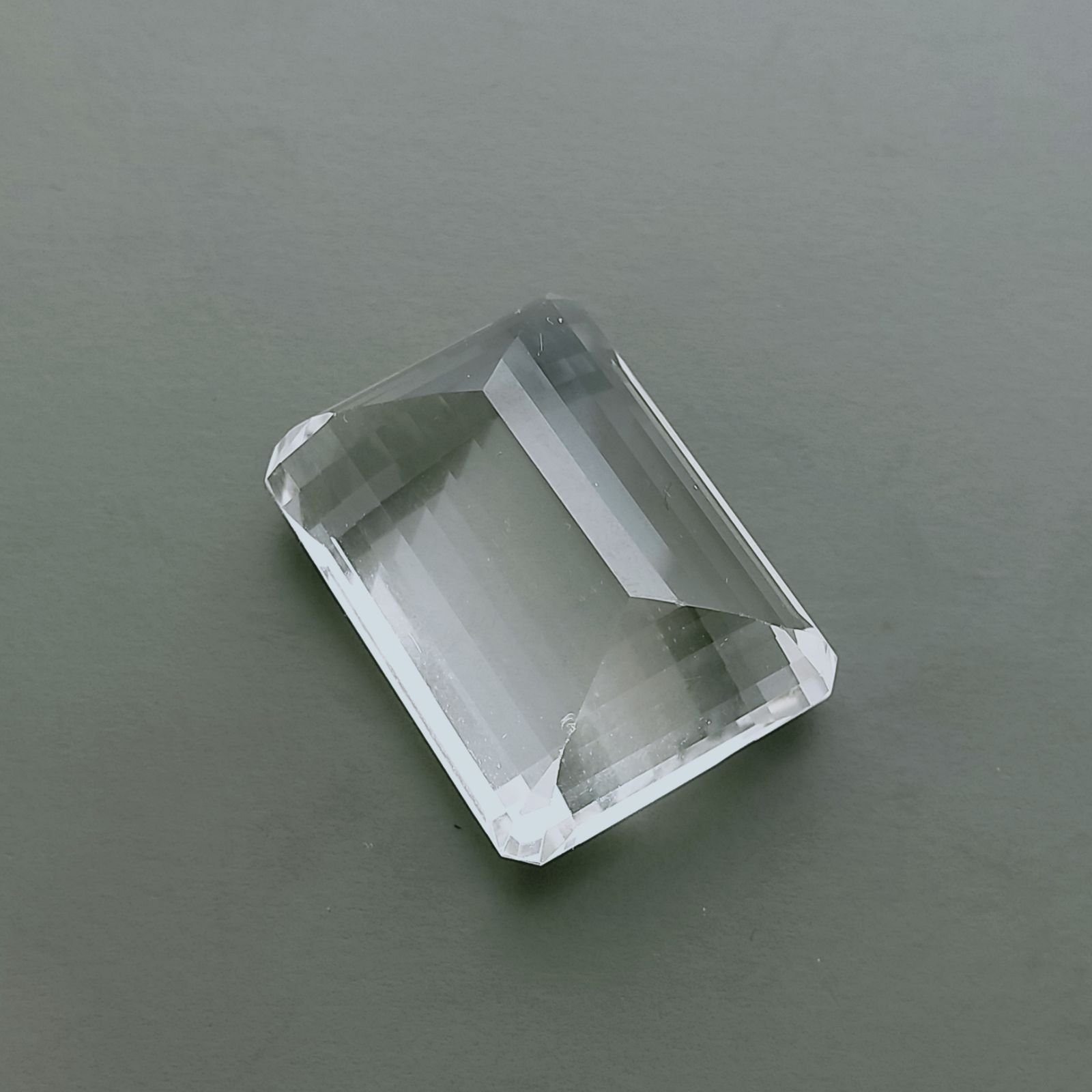 Cristallo Di Rocca Naturale Taglio Smeraldo Ottagono Sfaccettata a Mano Gemma Sciolta 24X18X12mm 45,90 Carati 1pz