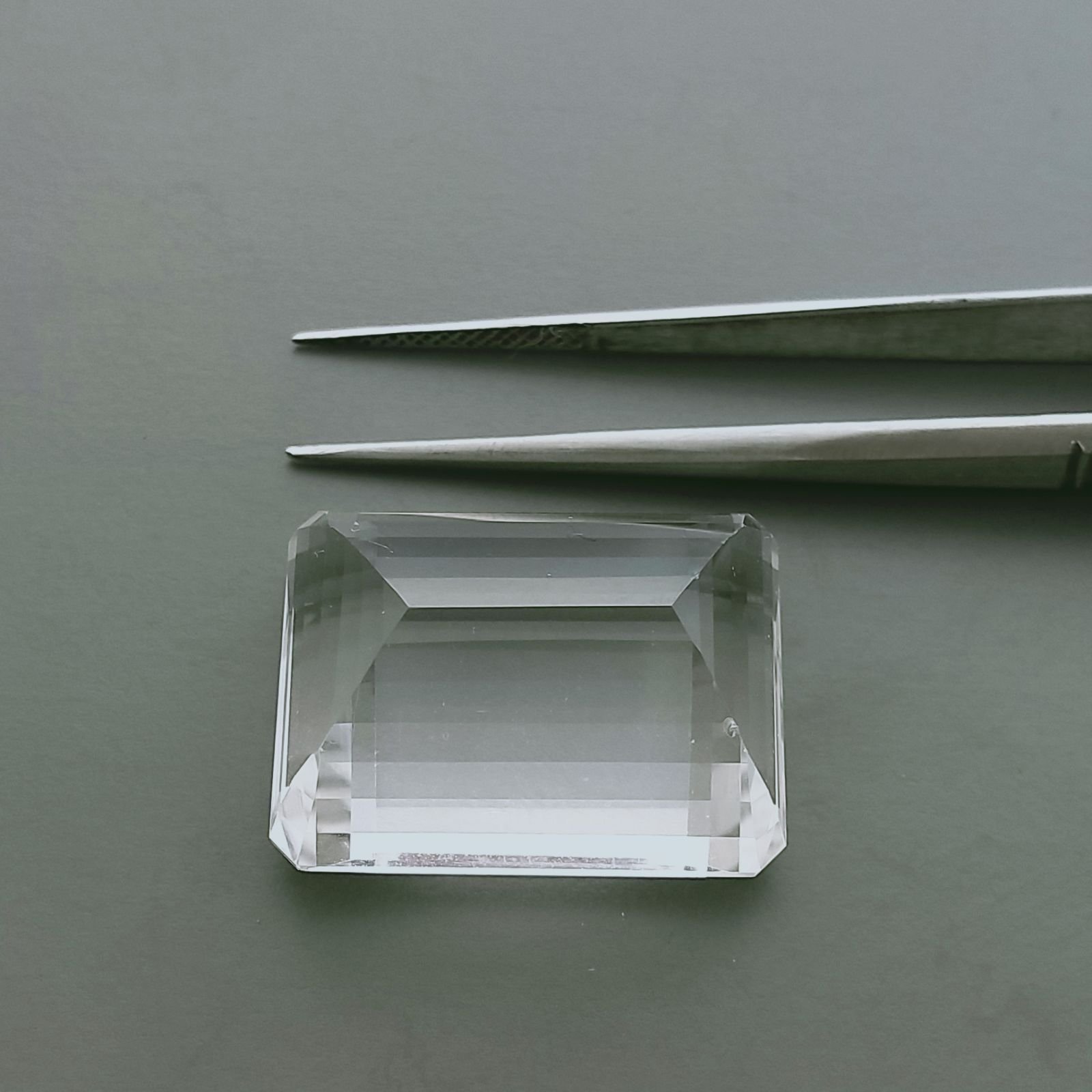 Cristallo Di Rocca Naturale Taglio Smeraldo Ottagono Sfaccettata a Mano Gemma Sciolta 24X18X12mm 45,90 Carati 1pz
