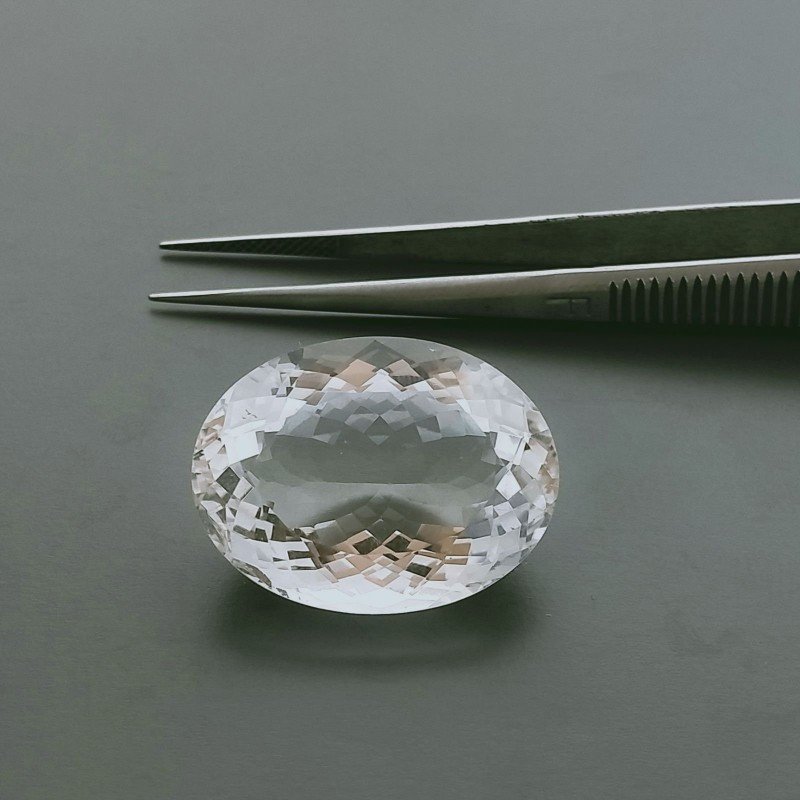 Cristallo Di Rocca Naturale Taglio Ovale Sfaccettata a Mano Gemma Sciolta 20X26X12mm 38,10 Carati 1pz