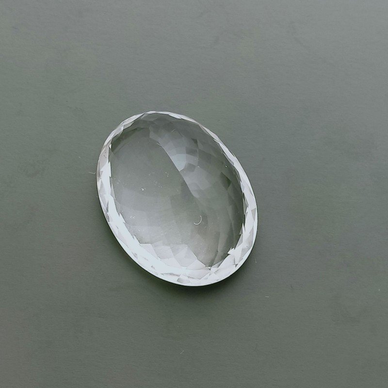 Gemma Sciolta di Cristallo di Rocca Naturale, Taglio Ovale Sfaccettato a Mano, 20x26x12 mm, 38,10 ct